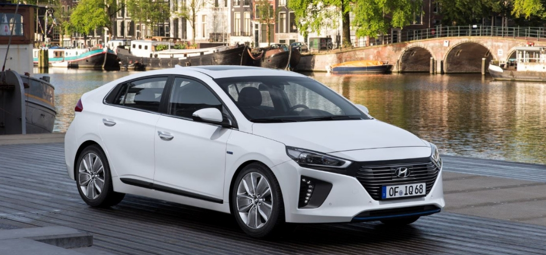 Hyundai IONIQ branco