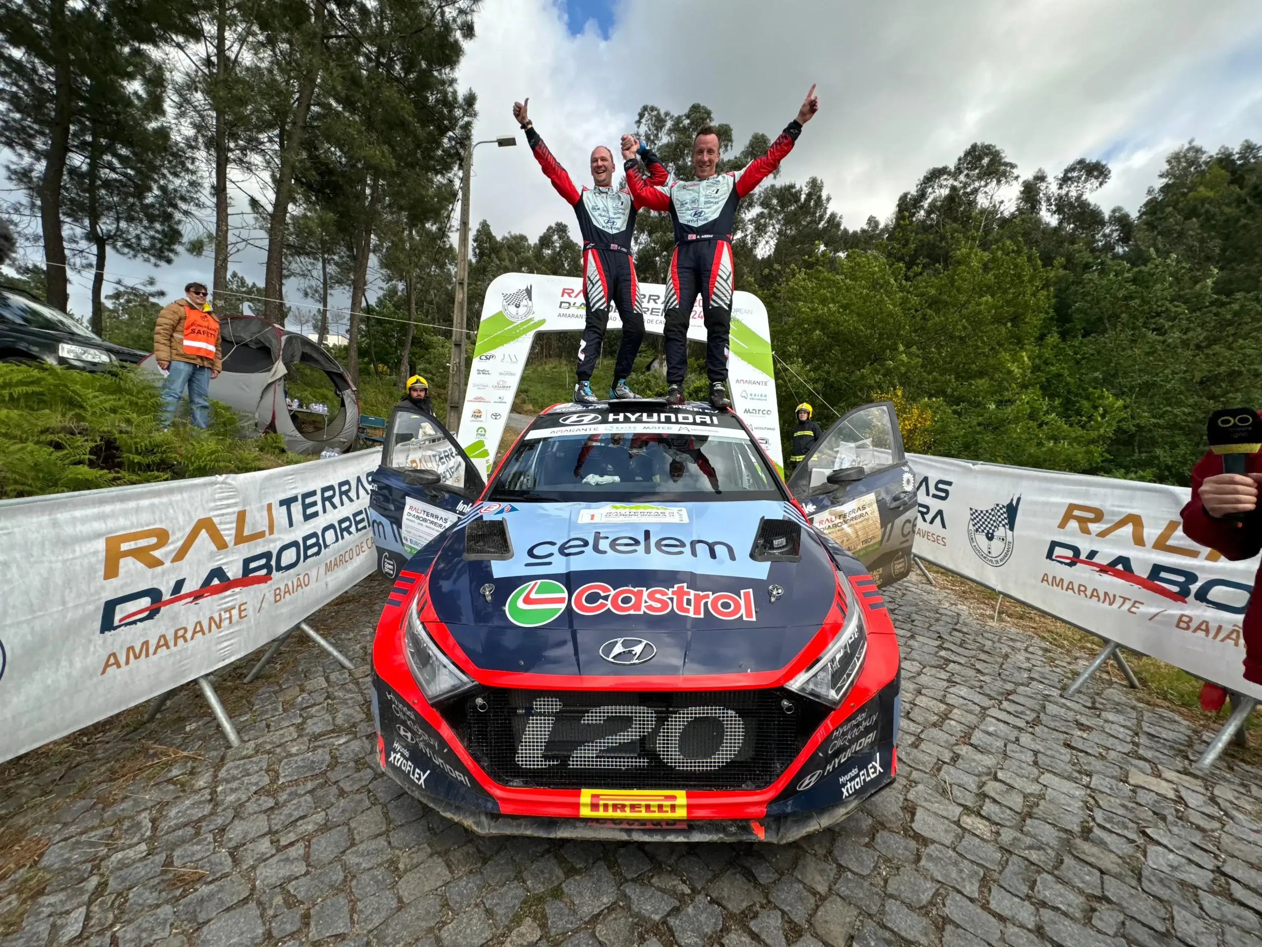 Kris Meeke invencível no Rali Terras D’Aboboreira