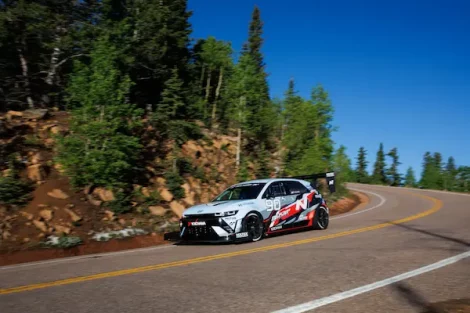 Hyundai IONIQ 5 N conquista vitória na mítica subida de Pikes Peak 2025 
