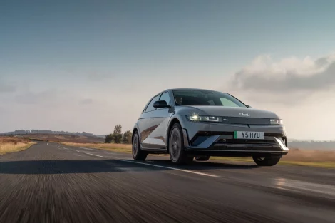 IONIQ 5 numa estada